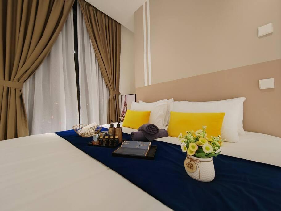 Apartment Arcoris Mont Kiara 2#163 Retails # Premium Corner 2-bedroom With Balcony